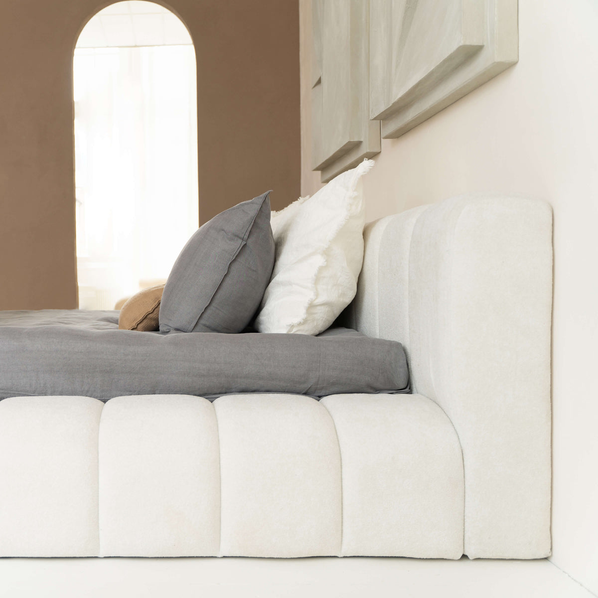 Adore Classic bed in Off White